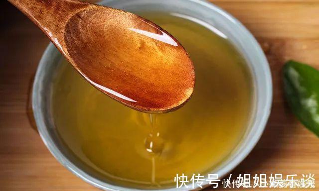 妙招|牛奶加上常见的“它”敷脸,不出15天淡斑又嫩肤,色斑妹子的福音