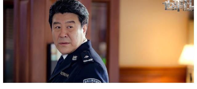 《也平凡》上星定档，郑恺、张国立、林峯别样父子情，黑白对决