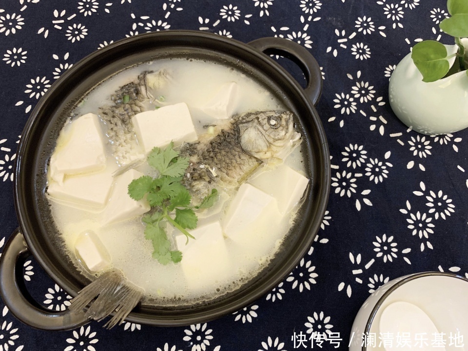 不管炖什么鱼，都不要加这“2种调味料”，做不对鱼汤又腥又难喝