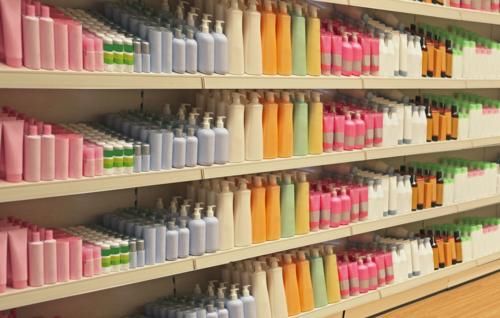 头痒头屑多，哪款洗发水好用？教你正确的选择和使用方法，超实用