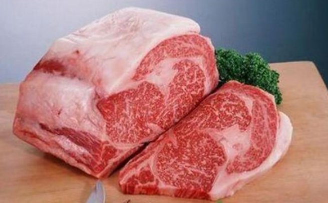 融化肉的时候，先不要用水泡，教你“三招”，快速融化，像新鲜的肉一样