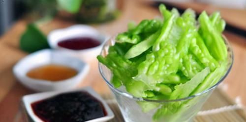 皮肤|不显老的女人，都爱吃以下3种食物，祛除雀斑，皮肤细腻又光滑