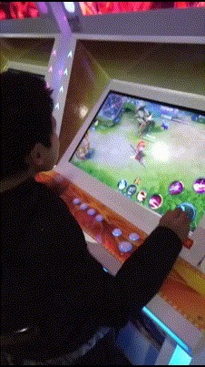 |搞笑GIF:大叔,你是怎么做到的,眼镜怎么就跳上去了