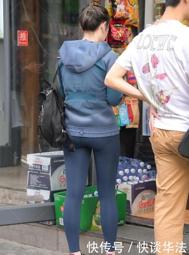 卫衣|卫衣搭配运动裤时尚潮流,耳目一新的搭配