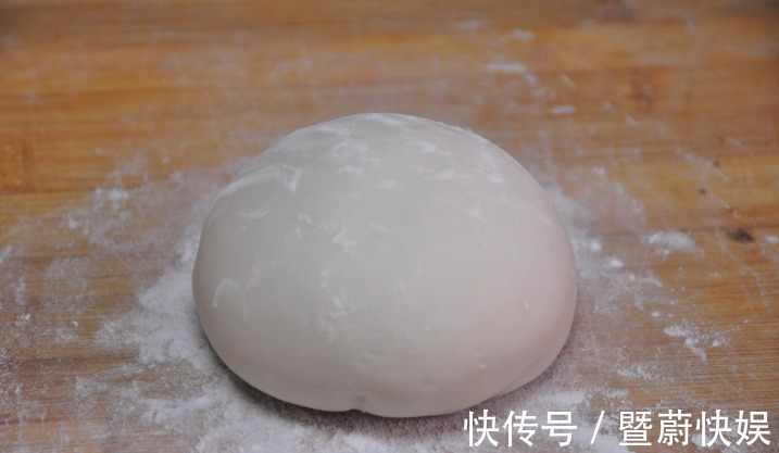 柔软|春天，花10分钟做一笼葱花卷，咸香柔软，好看又好吃