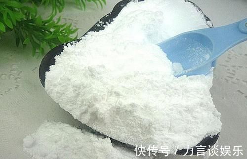 祛除|很多人不知道,洗头时加点它,保证你头发黑又亮,还能祛除头皮屑