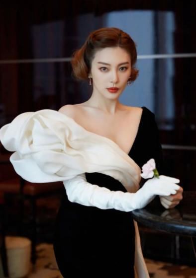 李湘|謝娜停工157天后，《快本》收視率重回第一，網(wǎng)友：沒有你位置了