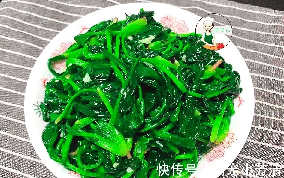 菠菜|春天，这菜特“水灵”记得多吃，1元炒一盘，清肠刮油减脂，一身轻松