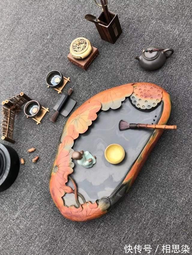 极品@这才是“极品”美石,好皮色+好雕工,刻成茶盘后美的不可思议