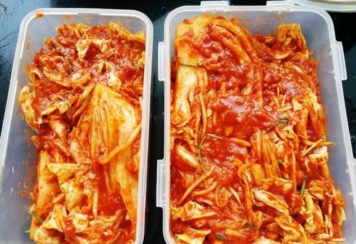 【食物恋】韩国朋友教我的辣白菜做法，酸爽开胃，正宗得很