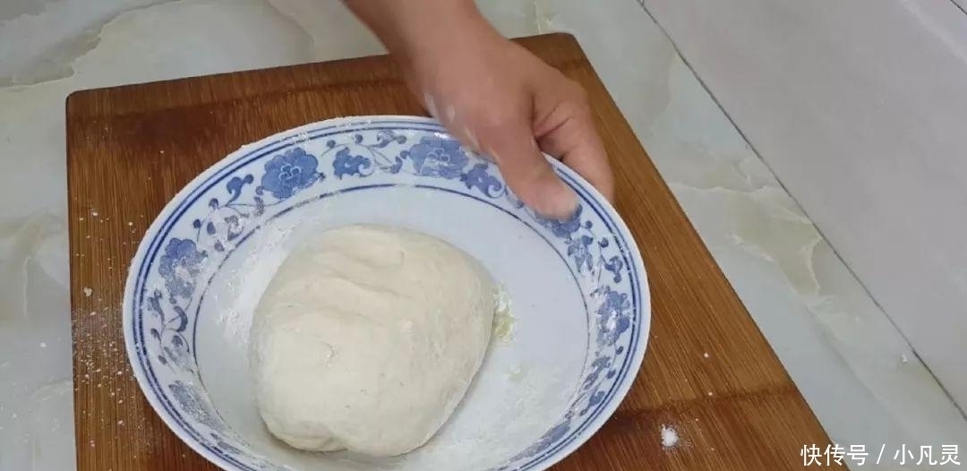 面粉|面粉这样做才最好吃，不用发面，出锅后个个鼓大泡，比油条都好吃