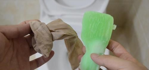 旧袜子一只也别扔,放在家里特别实用,一年能省几百元,涨知识了