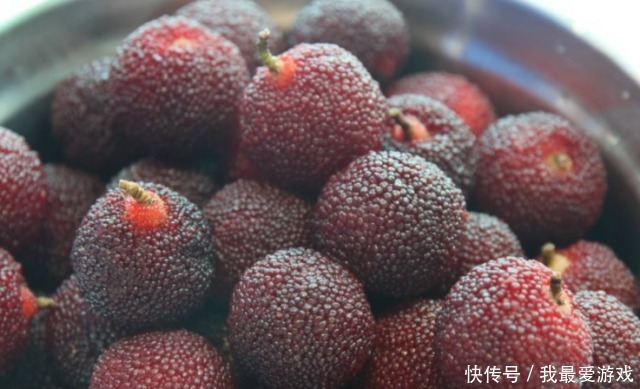 这水果比肉贵,不管有钱没钱,别亏待了孩子,条件允许每周吃一次!