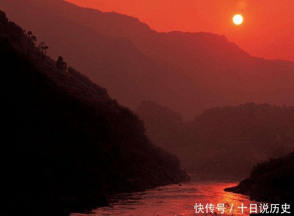 河流|中国最诡异的河流! 两岸毒蛇出没, 一到下雨天就变成“血河”