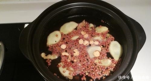 甩掉|花椒和此物一起泡,每天两口,湿气没了,子宫干净了,甩掉大肚腩