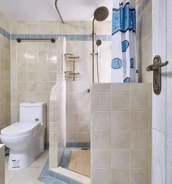 淋浴房|越来越多人卫生间不装淋浴房，简单用砖砌一堵矮墙，美观还实用！