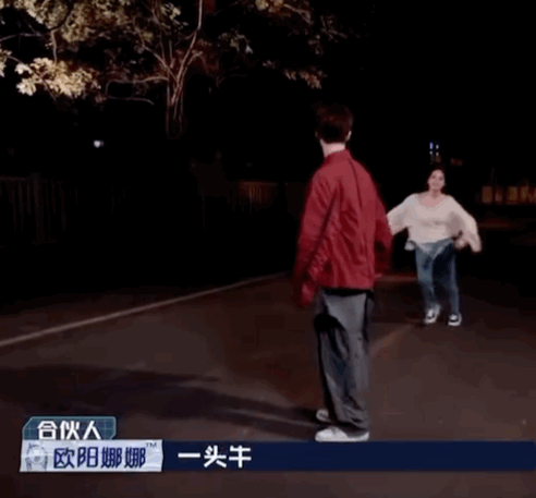 自降咖位跪舔流量鲜肉？又一奢侈品牌跌落神坛？