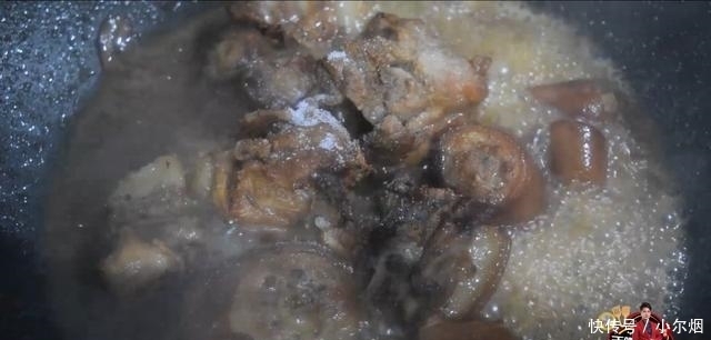 红烧猪尾最好吃的做法,简单美味又下饭,看看你喜欢吃不?