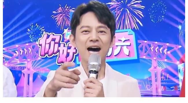 《快本》结束三个多月，四位已接到新节目，只有一人在家“抠脚”