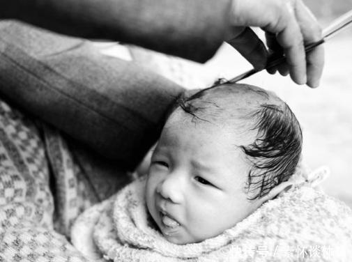 小宝宝|什么时候为孩子剃胎毛最好最佳时间并非满月,家长可别再弄错了