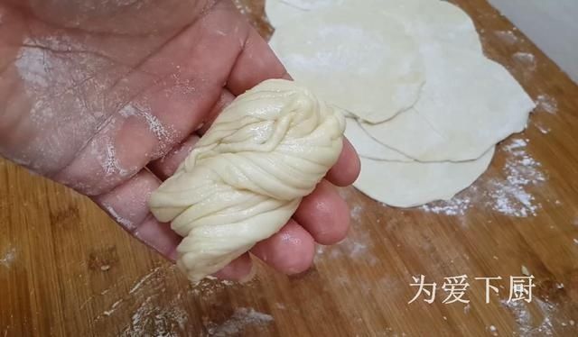 在家面粉别炸油条了,大厨教你详细教程,给肉都不换,真的非常香