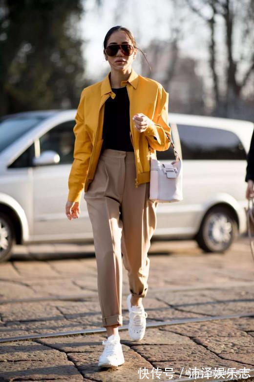 色调 女人不管什么年纪,穿衣都要远离这3种''大妈色'',显老土又掉档次