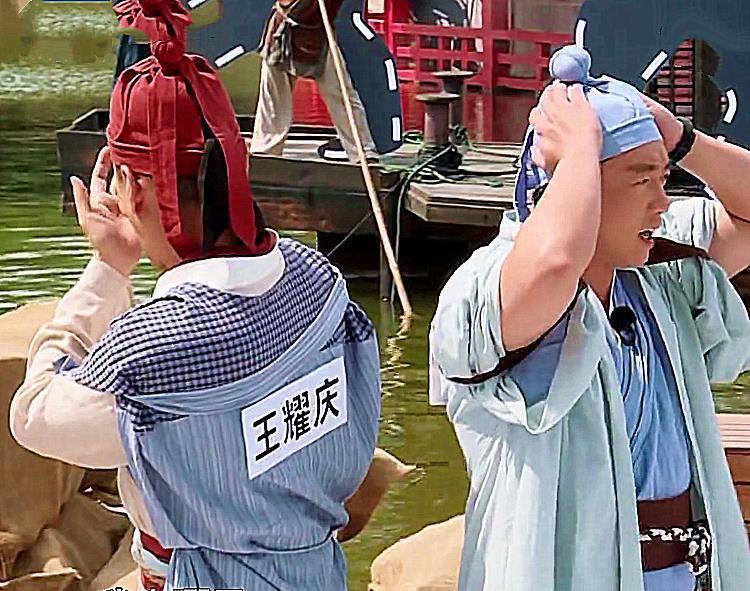 00后|跑男下期未播先火,只因请来两位00后最爱明星,网友熬夜也要追