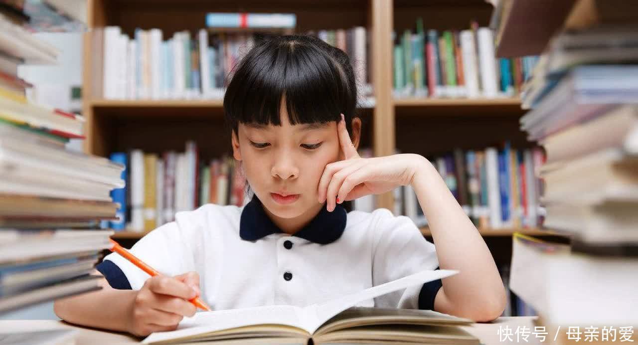 34岁宝妈“沉迷”生娃，看到丈夫后，网友：这种基因难怪这么拼