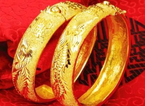 项链 奔四奔五的女人,千万别戴这4种饰品,寒酸又俗气,太没品味了