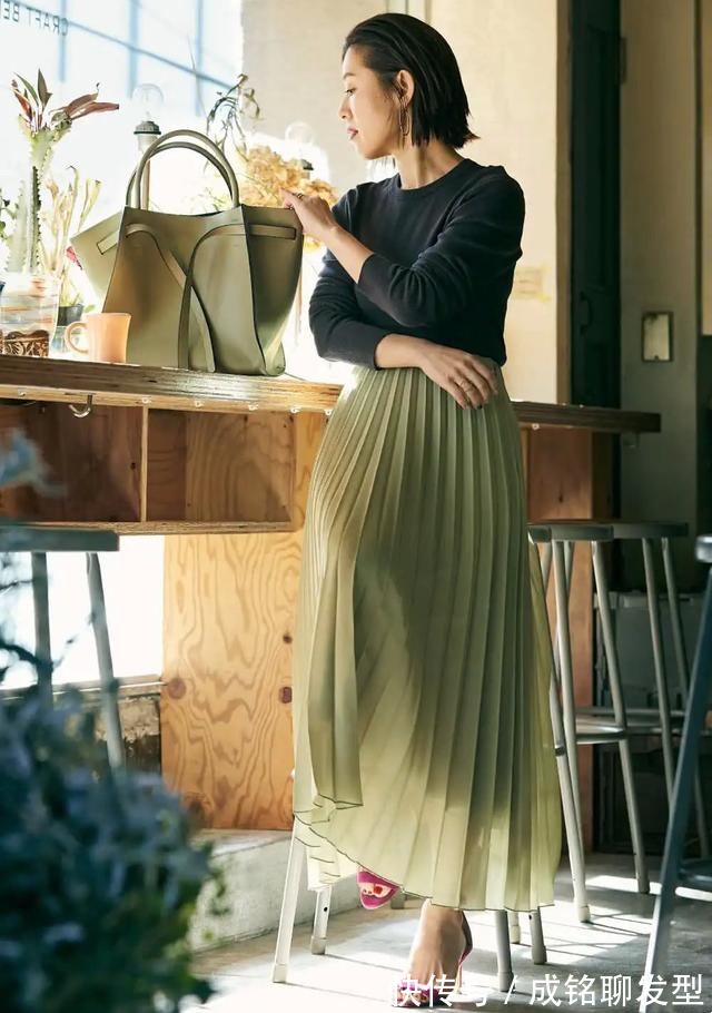 大草|48岁日本博主的穿搭告诉我们,身材好不会穿也白搭,搭配才是王道