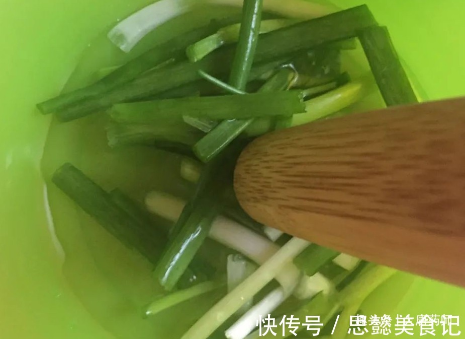 一根葱白,巧治大病!民间11个葱白妙用方,11种疾病不药而愈!