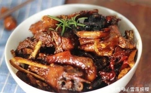 冬天此肉要多吃,滋补不上火,比猪肉牛肉都便宜,炖一锅太美味