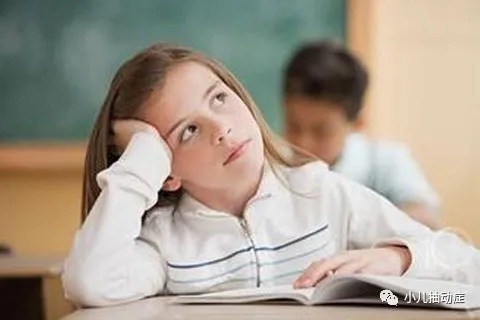 抽动症状|抽动伴有耸肩挤眉等症状,为什么抽动症那么难治?