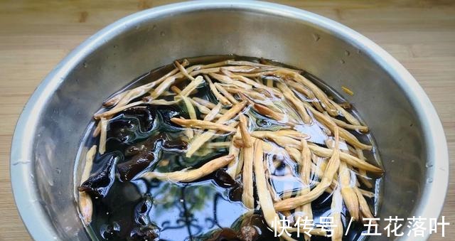 木耳|此菜是天然“健脑菜”读书的孩子要多吃,大脑更聪明,科科拿第一!