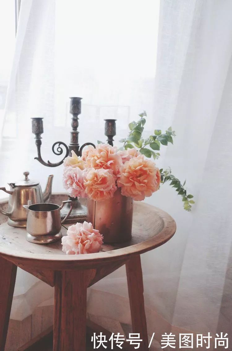 130㎡大露台,花1年改造成“花草蔬果园”,体验屋顶上的田园生活