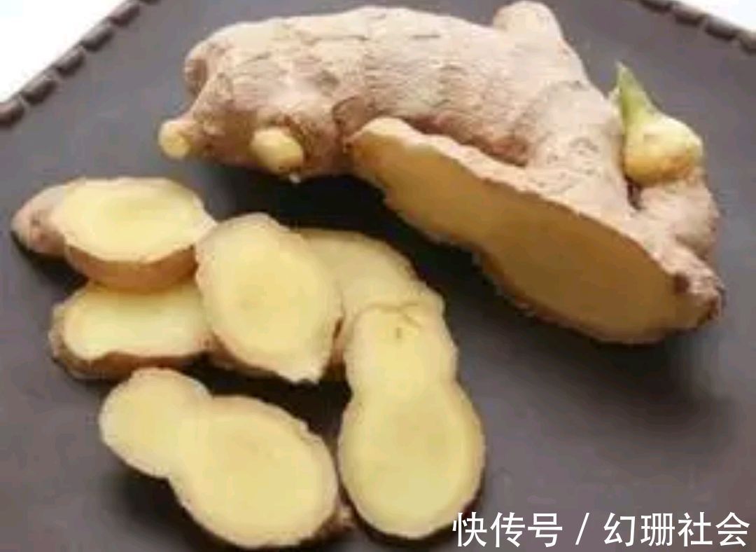 泡脚|热水泡泡脚,胜过吃补药!泡脚有讲究,加两物记三事,养生又舒服