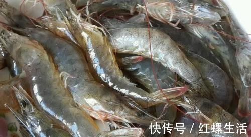 白水煮虾,直接煮真是大错特错,谨记这3个诀窍,大虾鲜嫩没腥味