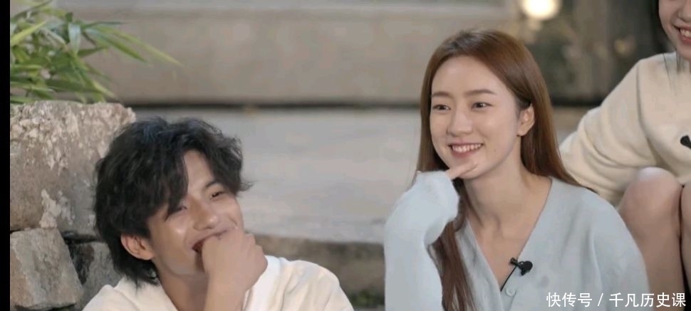 比小甜剧还甜的综艺《怦然心动20岁》,主持人大左直呼上头