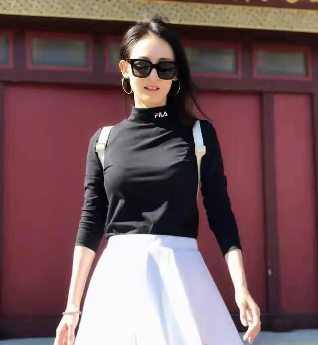 闫博雅|运动员王皓妻子闫博雅,为爱放弃事业当家庭妇女,爱舞蹈更爱丈夫