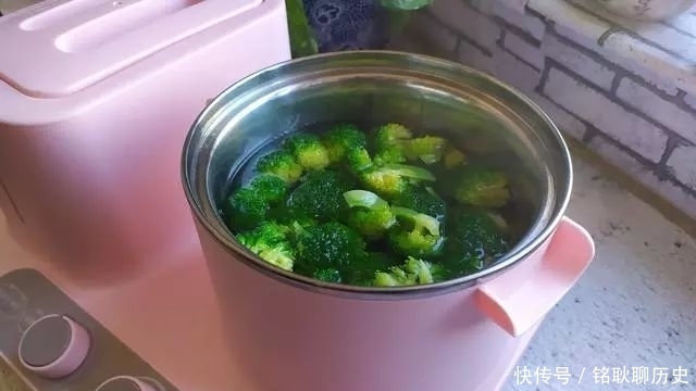 这道菜健康美味又美容!一学就会!