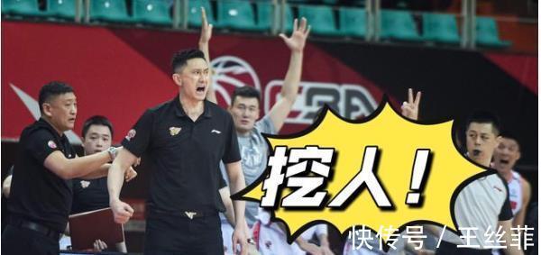 杜锋|CBA辽宁男篮与深圳队比赛结束后,球迷建议:杜锋快点来挖人吧