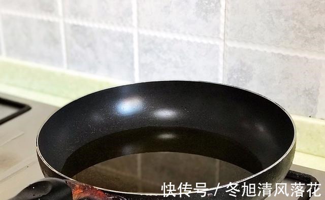 韭菜盒子|不破皮不露馅的韭菜盒子做法,香味浓郁,几天不吃想得慌!