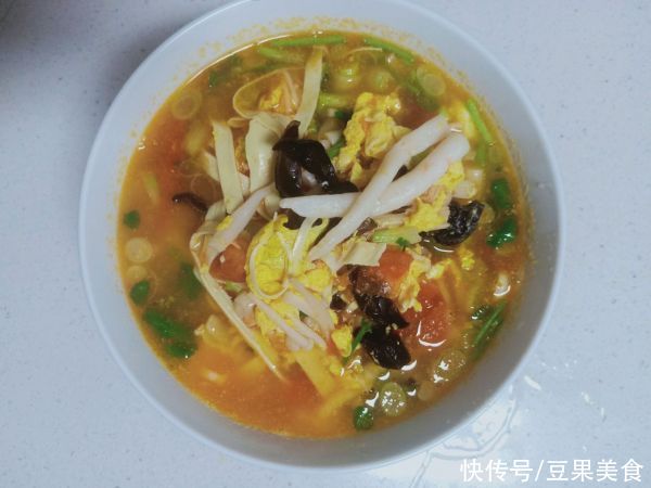 自从学会金针菇番茄鸡蛋汤,我就不想再吃外卖了