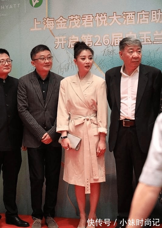 优雅|提升气质的穿搭找到了!学会这几个穿搭思路,轻松打造优雅气质美