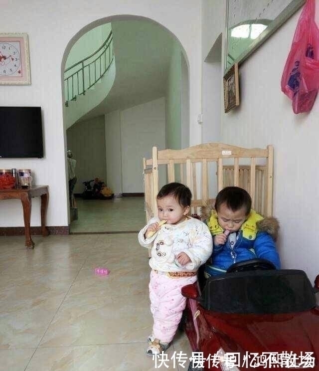 气派|小伙斥资50万在农村盖四层别墅,超大庭院,大门太气派了