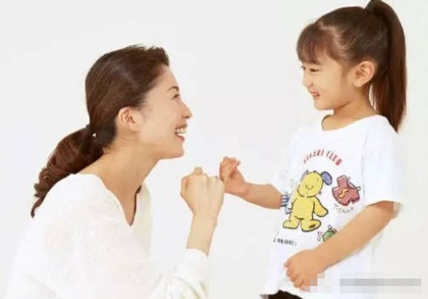 约法三章|“戏精姑姑”带娃走红,比侄子还能“耍赖”,演技浮夸但效果满分