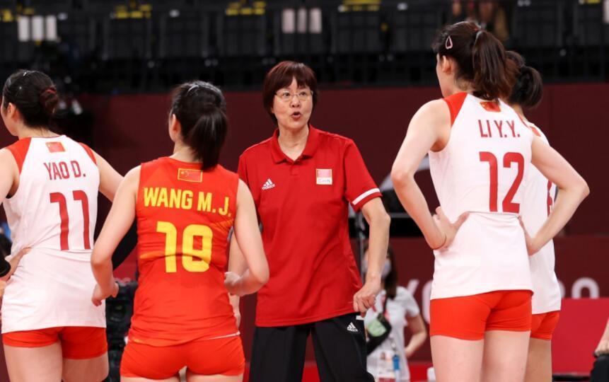 中国女排|郎平早该放手一搏！中国女排出局却有大收获，不逊意大利未来可期