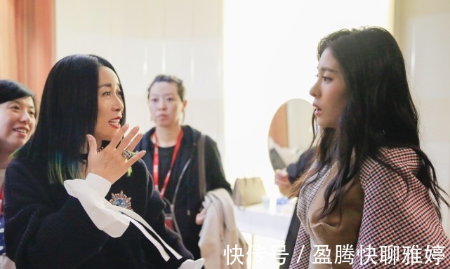 中国好声音第三季|张碧晨VS吴莫愁：昔日剑拔弩张的两人，一起在《好声音》当导师