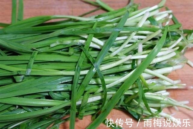 起阳草|韭菜鸡蛋馅饺子,关键在馅,有了这两样法宝,饺子不出水味更鲜