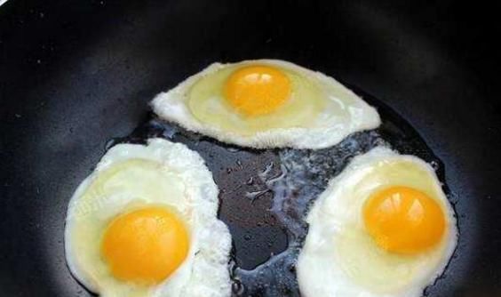 炒蛋|煎荷包蛋时，别直接下锅煎，多加一步，鸡蛋完整又好吃